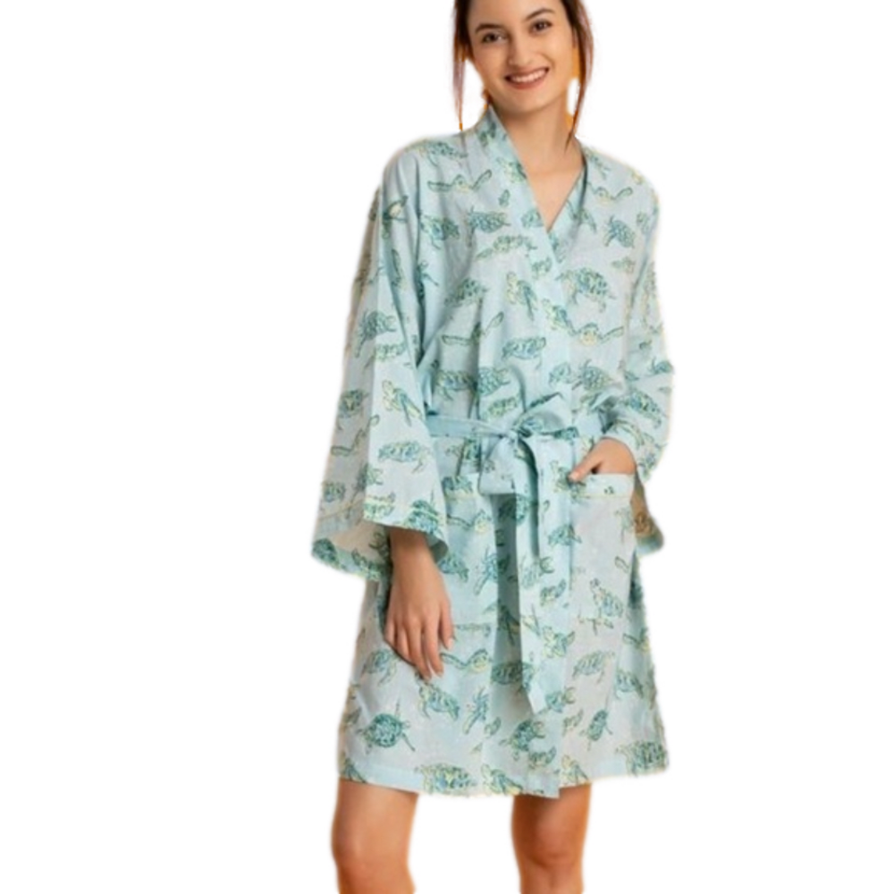 -NWT The Mahogany Store turtle robe size small